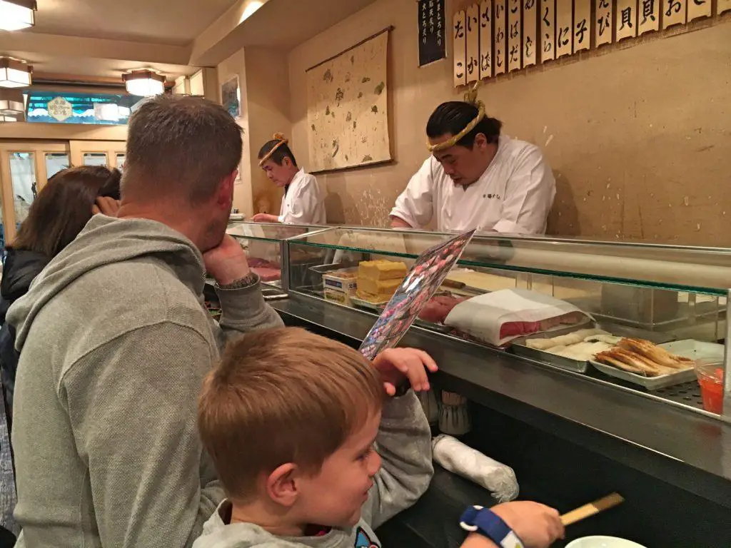 A sushi master at work